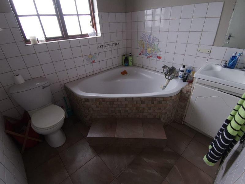 7 Bedroom Property for Sale in Riverton Western Cape